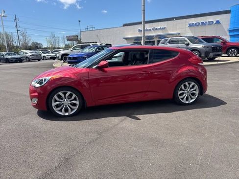 Used 2015 Hyundai Veloster w/ Option Group 02 image 12