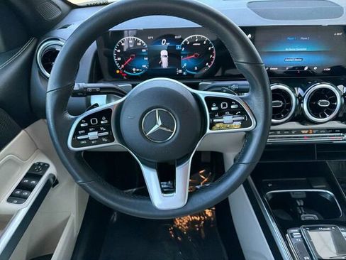 Used 2022 Mercedes-Benz GLB 250 image 18
