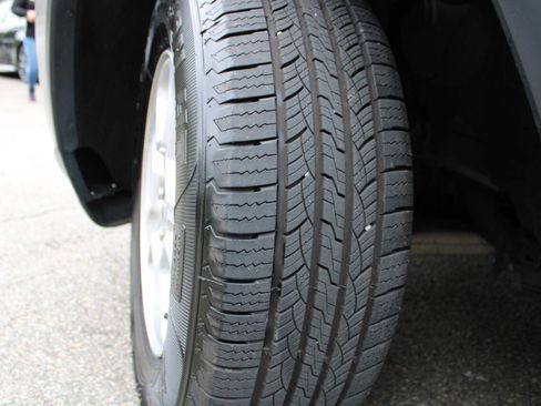 Used 2017 Jeep Grand Cherokee Laredo w/ Quick Order Package 23E image 18