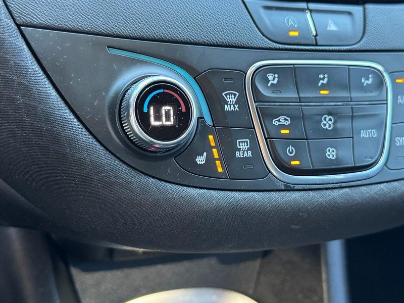 Used 2022 Chevrolet Malibu LT FWD image 19