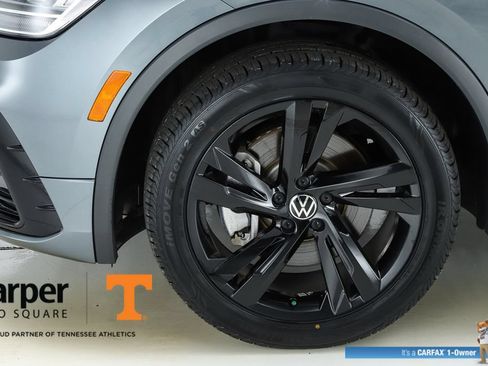 Used 2024 Volkswagen Tiguan SE R-Line FWD image 5