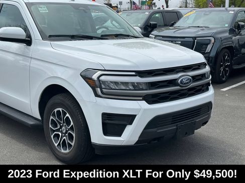 Used 2023 Ford Expedition XLT AWD/4WD image 2