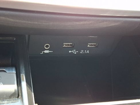 Used 2022 Subaru Outback Limited w/ Popular Package #2 AWD/4WD image 25