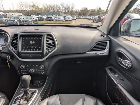 Used 2016 Jeep Cherokee Trailhawk w/ Cold Weather Group AWD/4WD image 18