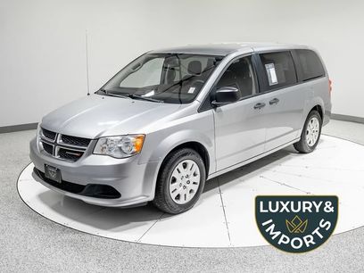 Used 2019 Dodge Grand Caravan SE w/ UConnect Hands-Free Group