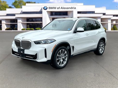 Used 2026 BMW X5 xDrive50e AWD/4WD image 3