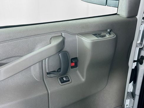 Used 2022 Chevrolet Express 3500 LS image 22