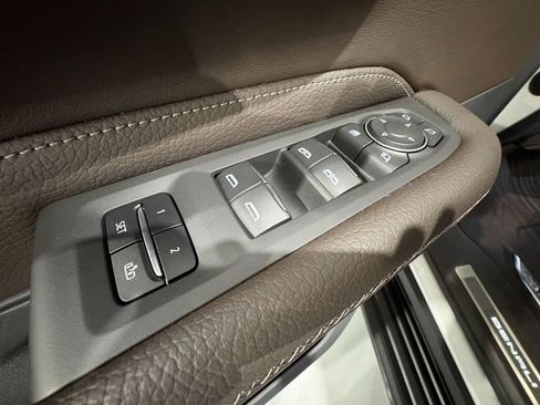 Used 2023 GMC Yukon Denali w/ LPO, Floor Liner Package image 38