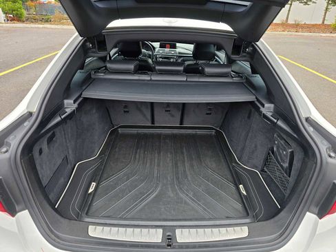 Used 2018 BMW 330i Gran Turismo xDrive image 16