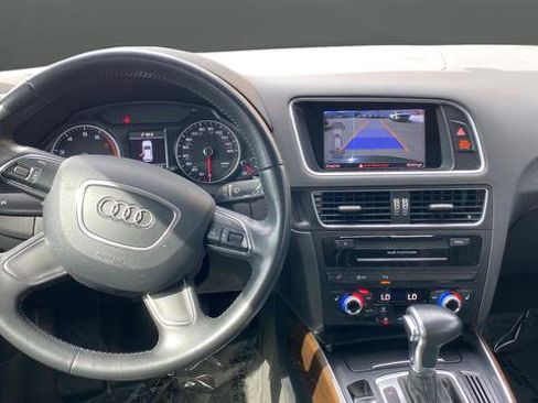 Used 2017 Audi Q5 2.0T Premium image 11