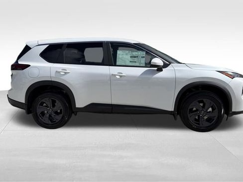 New 2026 Nissan Rogue SV FWD image 9