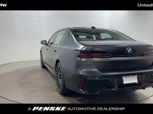New 2026 BMW 750e xDrive w/ Executive Package image 7