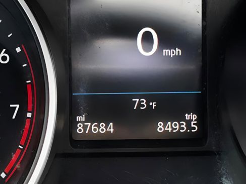 Used 2020 Volkswagen Tiguan SE R-Line image 27