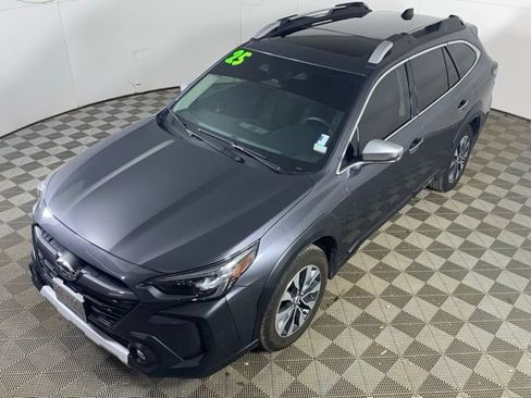 Used 2025 Subaru Outback Touring XT AWD/4WD image 17