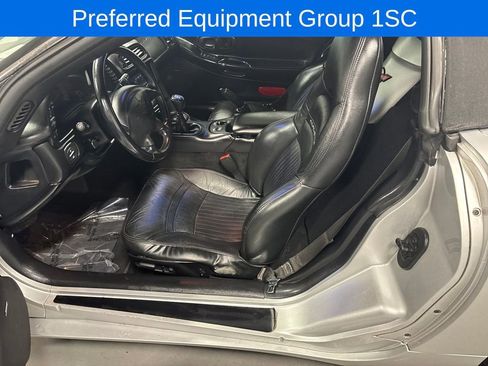 Used 2001 Chevrolet Corvette Convertible w/ Preferred Equipment Group2 image 4