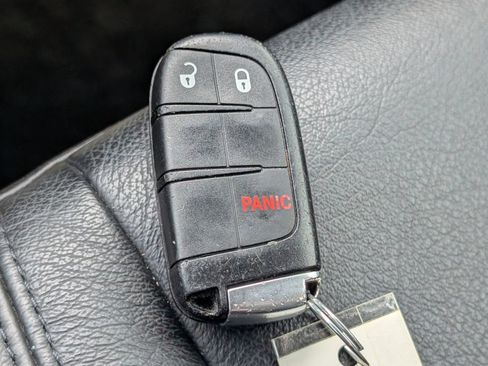Used 2018 Jeep Grand Cherokee Laredo RWD image 18