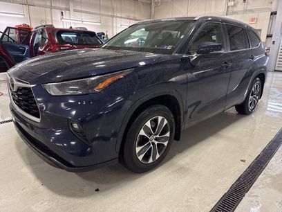 Used 2023 Toyota Highlander XLE
