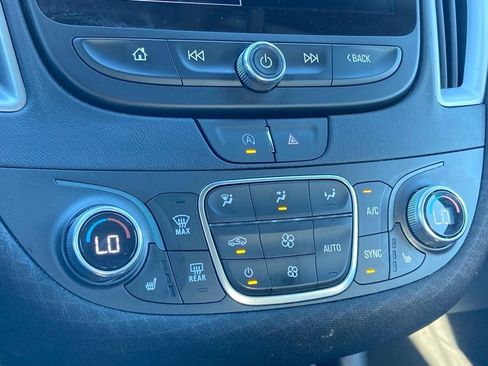 Used 2024 Chevrolet Malibu LT image 24