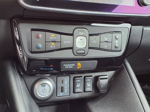 Certified 2022 Nissan Leaf SV FWD image 7