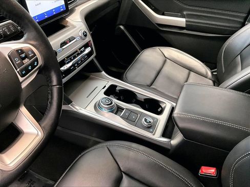 Used 2023 Ford Explorer XLT w/ Equipment Group 202A image 14