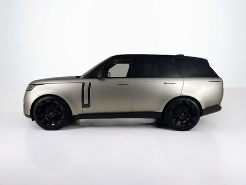 Used 2023 Land Rover Range Rover SE image 2