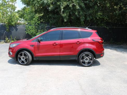 Used 2019 Ford Escape SEL FWD image 2