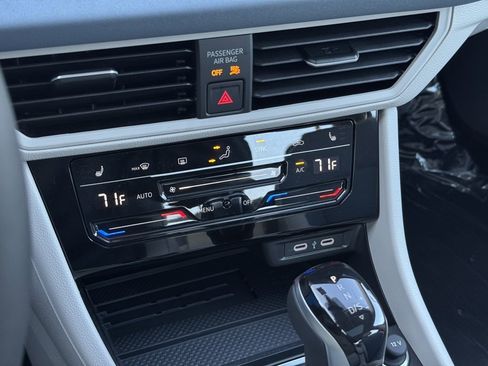 New 2025 Volkswagen Jetta SE image 31