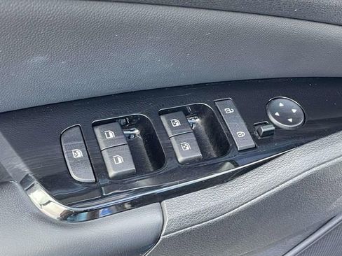 Used 2023 Kia Sportage EX image 25