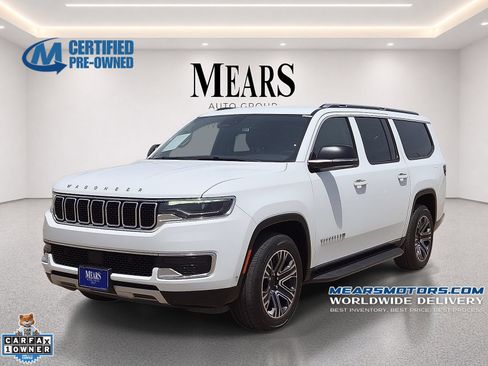 Used 2024 Jeep Wagoneer L Series II w/ Flexible Seating Group RWD image 1