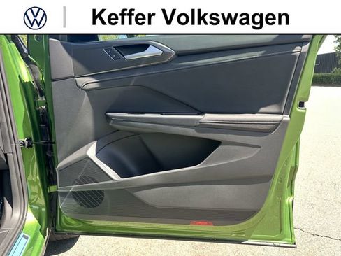 New 2026 Volkswagen Taos SE AWD/4WD image 31