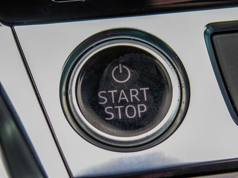 Used 2022 Audi e-tron Premium w/ Convenience Plus Package image 31