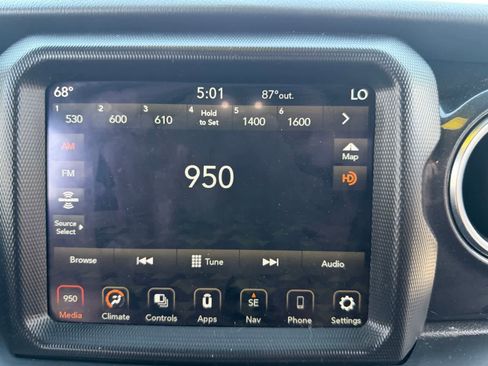 Used 2021 Jeep Wrangler Unlimited Sahara AWD/4WD image 13