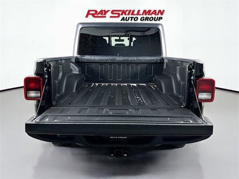 Used 2022 Jeep Gladiator Willys image 26