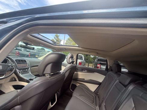 Used 2019 Lincoln Nautilus Reserve FWD image 32