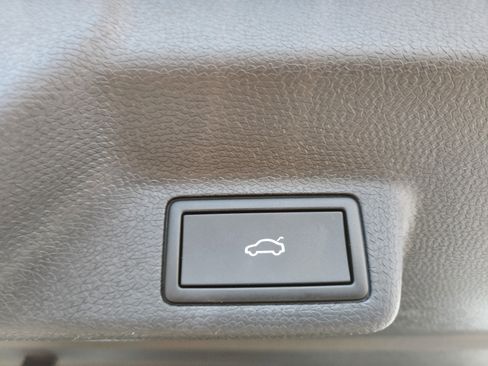 New 2025 Volkswagen ID. Buzz Pro S image 23