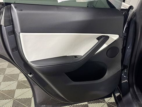 Used 2020 Tesla Model Y Long Range image 20