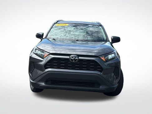Used 2021 Toyota RAV4 LE AWD/4WD image 2