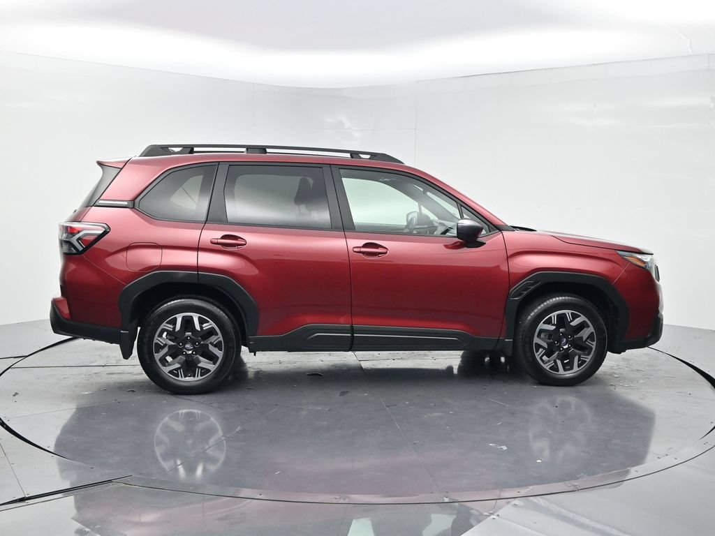 Used 2025 Subaru Forester Premium w/ Convenience Package #2 AWD/4WD image 4