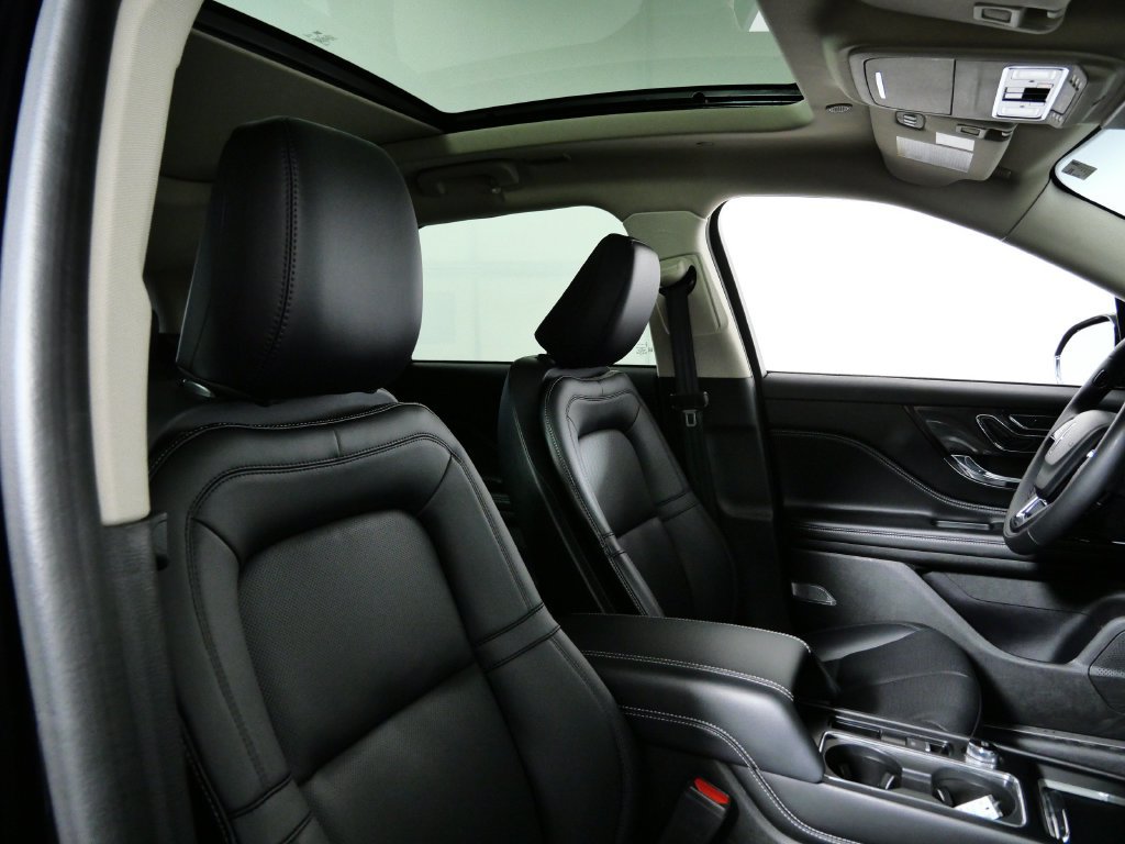 Certified 2023 Lincoln Corsair AWD w/ Equipment Group 101A image 10