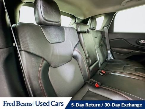 Used 2022 Jeep Cherokee Trailhawk w/ Premium Leather Package AWD/4WD image 28