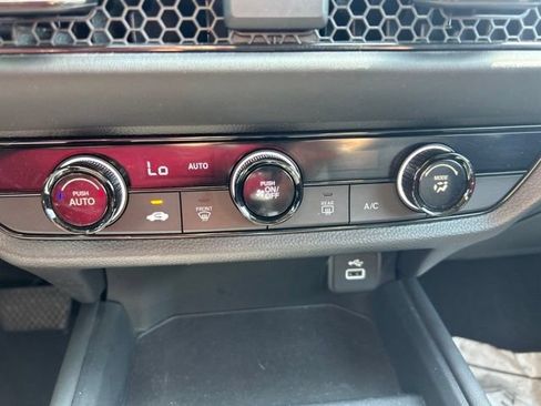 Used 2023 Honda HR-V LX image 14
