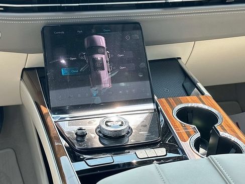 New 2026 Cadillac Escalade Platinum Luxury AWD/4WD image 4