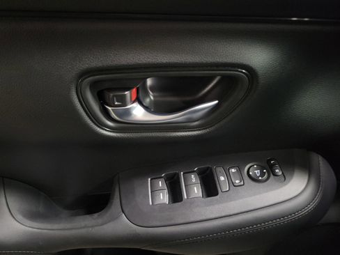 Certified 2025 Honda HR-V LX image 19