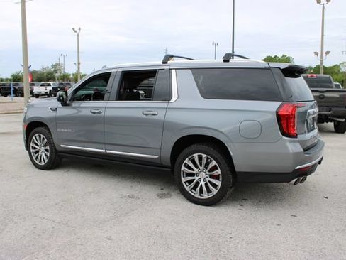 Used 2021 GMC Yukon XL Denali w/ Denali Premium Package AWD/4WD image 7