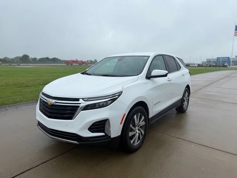 Used 2024 Chevrolet Equinox LT w/ LPO, Floor Liner Package FWD image 10
