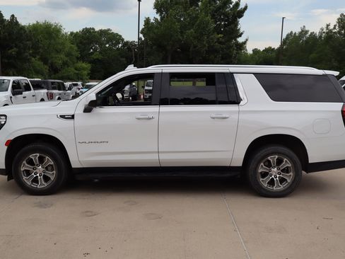 Used 2022 GMC Yukon XL SLE AWD/4WD image 7