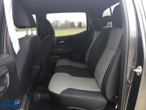 Used 2021 Toyota Tacoma TRD Sport w/ Technology Package image 10