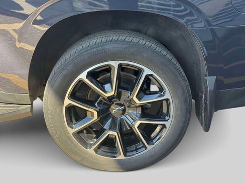 Used 2023 Chevrolet Suburban RST AWD/4WD image 9