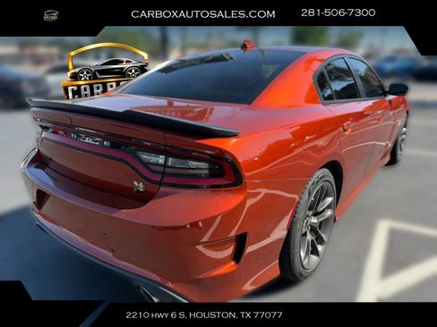 Used 2022 Dodge Charger Scat Pack w/ Harman/Kardon Audio Group RWD image 5