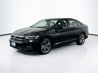 Used 2023 Volkswagen Jetta SE FWD video 1
